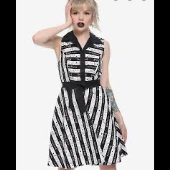 Disney Dresses & Skirts - Alice in wonderland dress